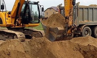 Выкопать яму экскаватором в Белорецке от 915 руб. - 2Землекопа-Блр